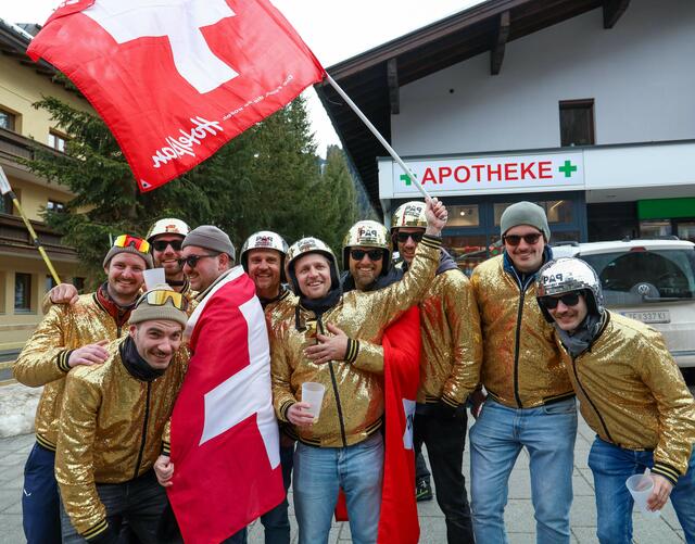Schweizer... - waren die nicht auch am Mittwoch beim Feiern? - Na ja, heute reichte es für Silber und Bronze. Auch ein guter Grund um zu feiern. | Foto: Roland Hölzl/MeinBezirk
