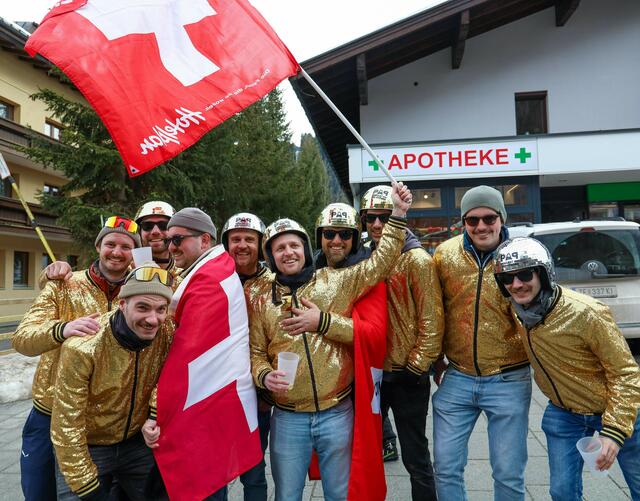 Schweizer... - waren die nicht auch am Mittwoch beim Feiern? - Na ja, heute reichte es für Silber und Bronze. Auch ein guter Grund um zu feiern. | Foto: Roland Hölzl/MeinBezirk