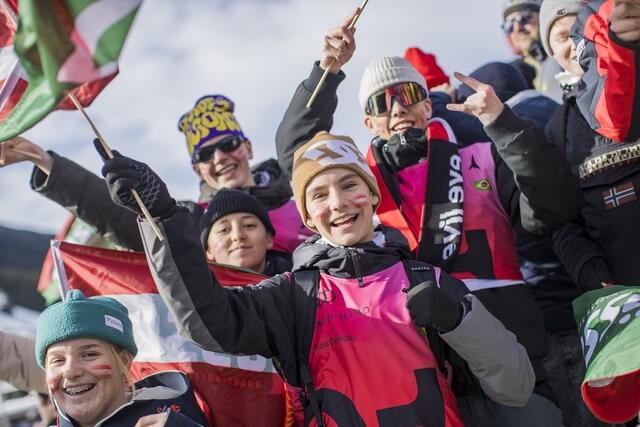 Im Bild: Stimmung und Fans beim Super-G der Damen | Foto: Land Salzburg/Neumayr/Leopold