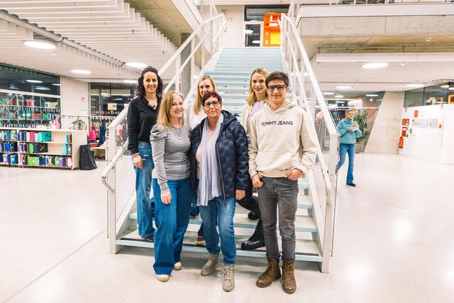 Das Team der Bücherei Neustift um Leiterin Ingrid Hofer | Foto: Pernsteiner