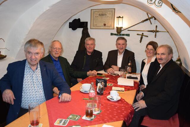Organisationsreferent Johann Großpötzl, Botschafter außer Dienst DHeinrich Birnleitner, UBV-Präsident Karl Keplinger, Präsident des Bayerischen Bauernverbandes Günther Felßner, Bundesbäuerin-Stellvertreterin Ilse Feldbauer und Bürgermeister Georg Schickbauer (v. l.). | Foto: UBV