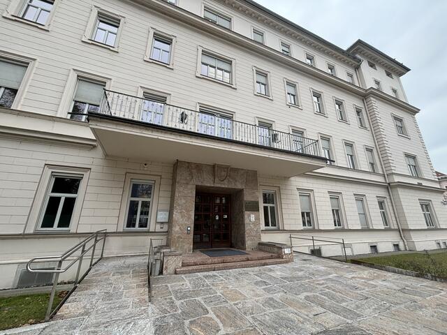 Im Spiegelsaal fand nach dem tödlichen Terroranschlag in Villach ein Sicherheitsgipfel statt. | Foto: MeinBezirk.at