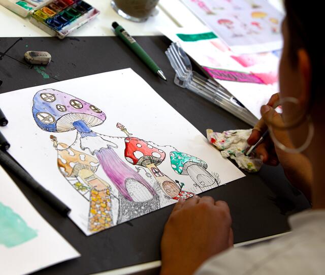 Die Kinder können an einer Vielzahl unterschiedlicher Kurse teilnehmen und ihrer Kreativität freien Lauf lassen.  | Foto: Studio Linea