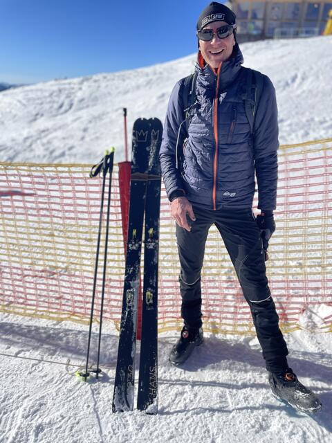 Das ist der Preberkönig, Hans Wieland aus Tamsweg. Die Tourenski, die das neben ihm stehen, hat er selber gebaut. (Archivfoto) | Foto: pjw