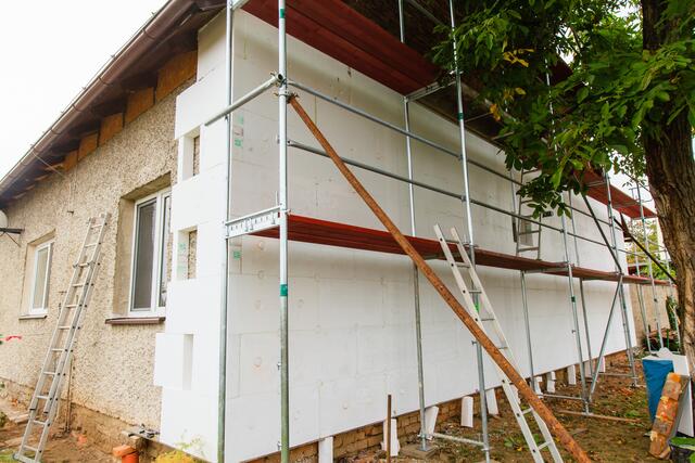 Der Förder-Stopp kam für viele in der Baubranche kurz vor Weihnachten überraschend.  | Foto: Rades6