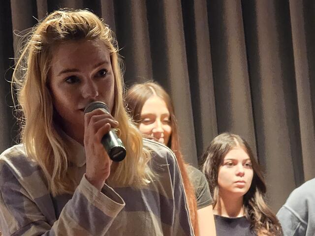 Beim 19. Literaturworkshop der HAK Eisenerz hatten 20 Schülerinnen und Schüler die Möglichkeit, drei Tage lang mit Katharina Wenty kreative Texte zu schreiben und vorzutragen. | Foto: Wolfgang Perndorfer