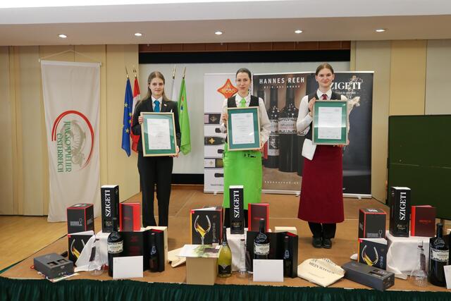 Beim Jungsommelier-Wettbewerb in Bad Gleichenberg kämpfte sich Lara Langeder (l.) auf den ersten Platz. | Foto: TS Bad Gleichenberg