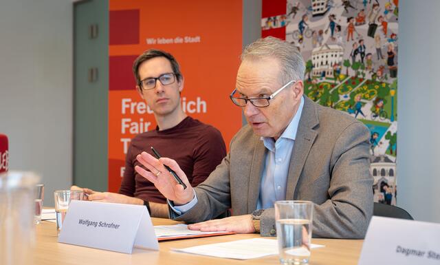 Für Schrofner (re.) bietet die Schlichtungsstelle "MieterInnen und VermieterInnen eine fundierte rechtliche Klärung, die häufig gerichtliche Verfahren obsolet macht." | Foto: Stadt:Salzburg - Alexander Killer