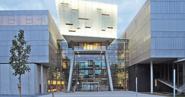 Fachhochschule Salzburg am Campus in Puch-Urstein bietet ab Herbst einen neuen Masterstudiengang an.  | Foto: FH Salzburg