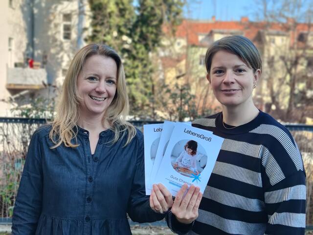 Wollen gute Chancen für alle Familien mit Kindern schaffen: Projektmitarbeiterin Christine Paier und Projektleiterin Silke Fraidl (r.) | Foto: LebensGroß