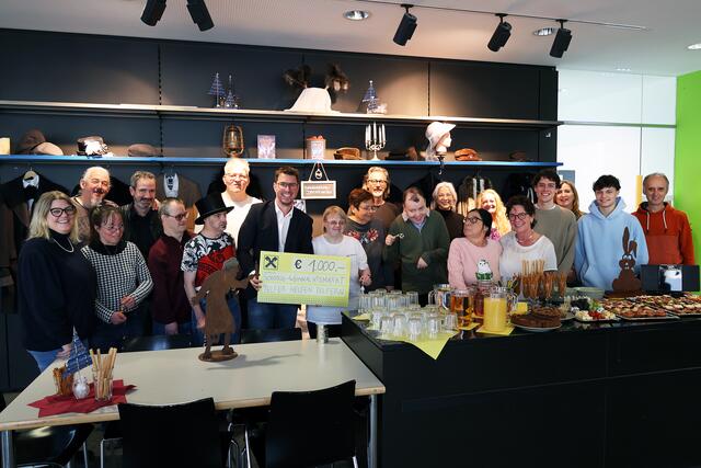 Der Hilfsverein „Telfer helfen Telfern“ durfte sich über eine großzügige Spende der Lebenshilfe freuen. | Foto: MG Telfs/Pichler