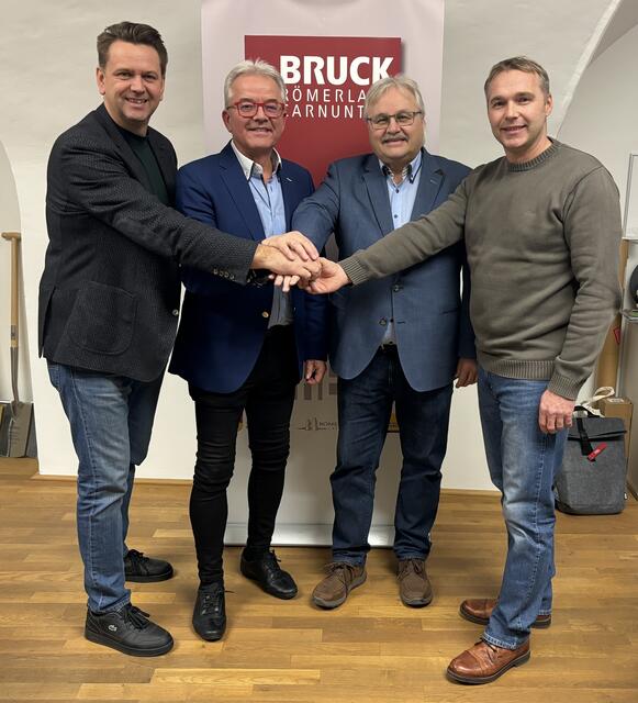 Rainer Windholz und Gerhard Weil (SPÖ) werden mit Felix Böhm und Siegfried Steurer-Thimm (Liste Bruck Wilfleinsdorf) zusammenarbeiten.  | Foto: Bachhofner