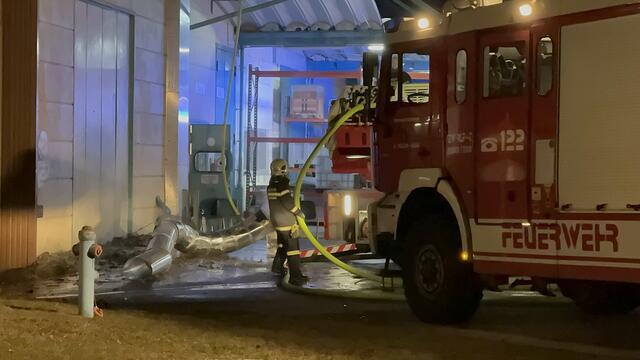 Die Feuerwehr brachte den Brand im Pressehaus St. Pölten rasch unter Kontrolle. | Foto: DOKU NÖ