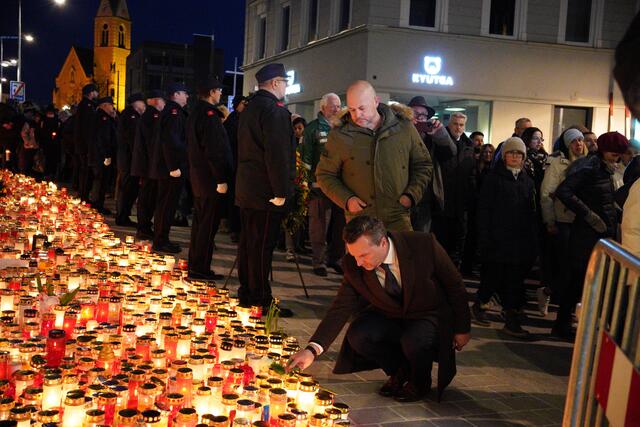 Tausende Menschen drückten durch ihre Teilnahme ihr Mitgefühl aus.  | Foto: MeinBezirk.at
