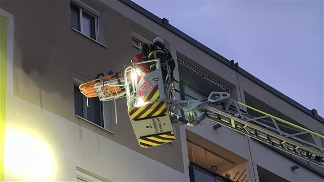 Spektakuläre Rettungsaktion in den frühen Morgenstunden im Schwechater Stadtgebiet. | Foto: FF Schwechat