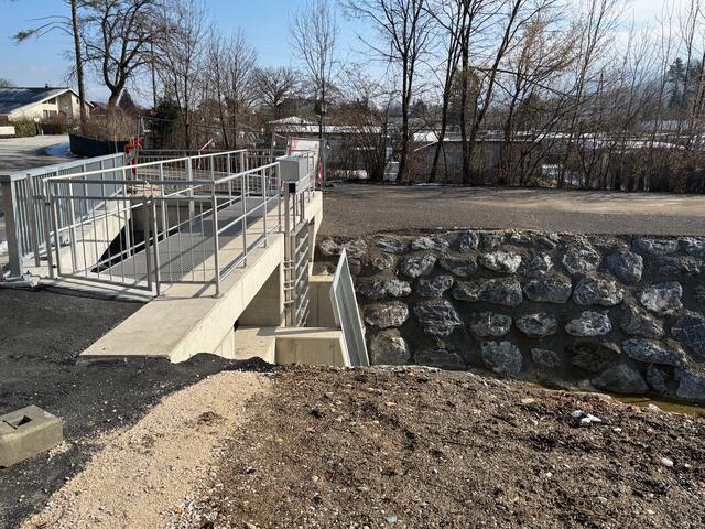 In Gösselsdorf laufen die Bauarbeiten für den Hochwasserschutz am Gösselsdorfer Seebach. | Foto: MeinBezirk.at