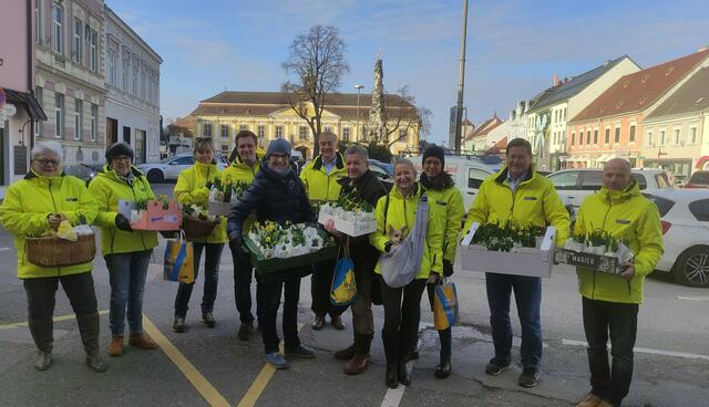 Andrea Völkl und ihre Team schenken Freude.  | Foto: privat