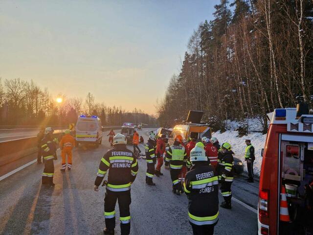 Tödlicher Verkehrsunfall am Mittwochmorgen auf der A2 bei Steinberg | Foto: R. Wonisch/Rotes Kreuz Stmk.