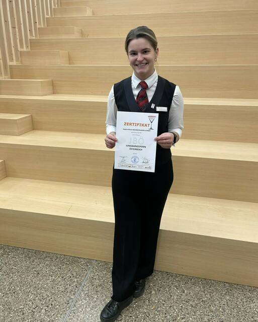 Sophie Baumschlager, Schülerin an der fünften Klasse an der Tourismusschule Klessheim bei der Übergabe des Jungbarkeeper-Zertifikats. | Foto: TS Klessheim