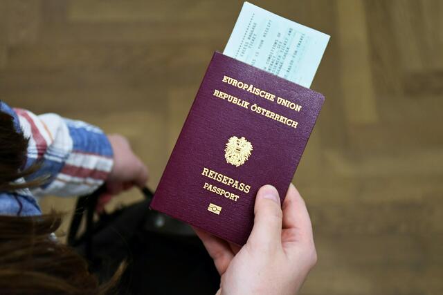 21.891 Personen haben im Jahr 2024 laut Statistik Austria die österreichische Staatsbürgerschaft erhalten, darunter 8.855 (40,5 Prozent) mit Wohnsitz im Ausland. | Foto: MeinBezirk/Archiv