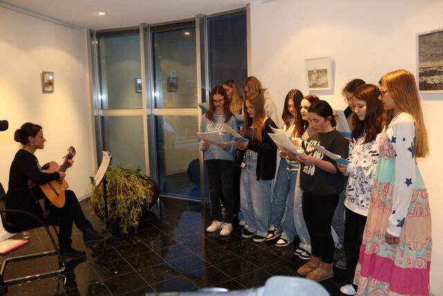 Die Schulkolleginnen waren für die musikalische Umrahmung zuständig.  | Foto: Elisabeth Zangerl