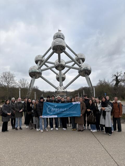 Die Schüler aus Braunau und Frankreich in Brüssel. | Foto: HAK Braunau