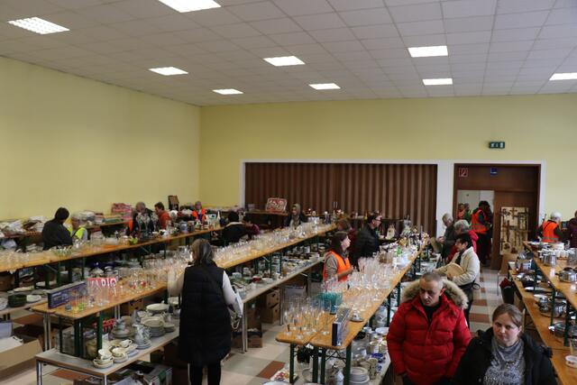 Der Missions-Flohmarkt in Attnang findet auch heuer wieder statt.  | Foto: Silvia Viessmann