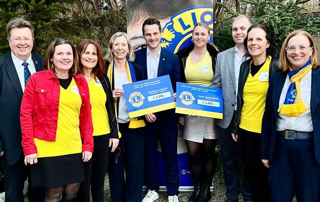Mitarbeiterinnen und Verantwortliche der "Herzenskinder" (gelbes Shirt), Präsidentin Ingrid Bachler (LC Althofen Hemmaland), Präsident Benjamin Leitner (LC Friesach Burgenstadt) und Präsident Christoph Muchitsch (LC Lavanttal), außerdem VDG Wolfgang Müller (li.) und Zonenleiterin 
 Ingrid Galli (re.) | Foto: Privat