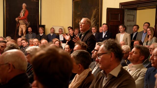 Die anschließende Diskussion ermöglichte dem Publikum, Fragen zu stellen und eigene Anliegen einzubringen. | Foto: Stefan Schubert