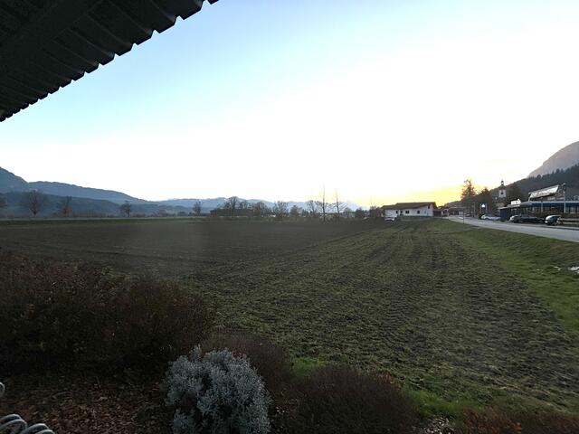Auf einer Grundstücksfläche von 17.000 Quadratmetern sollen Schule, Kinder- sowie Altenbetreuung vereint bzw. umgesetzt werden.  | Foto: Barbara Fluckinger