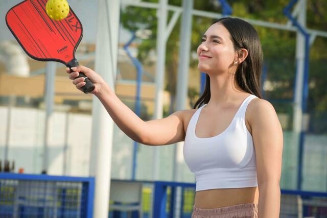 Pickleball kombiniert Tischtennis, Badminton und Tennis. | Foto: Pexels