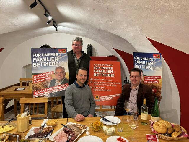 SPÖ Bezirksparteigeschäftsführer Günther Franz, Landessekretär der SPÖ Bauern Patrick Eber und Spitzenkandidat aus Großriedenthal Robert Waltner. | Foto: Victoria Edlinger