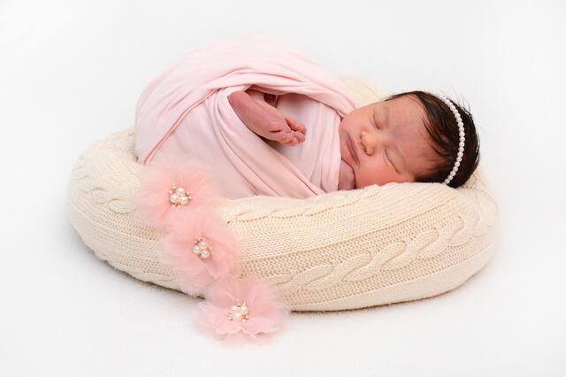 Name: Fiona
Geburtsdatum: 15.02.2025
Gewicht: 3.360 g
Größe: 52 cm
Eltern: Eva und Andrej Marjanovic aus Leoben | Foto: Babysmile