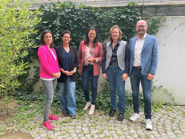 Als vor einem Jahr die Koordinierungsstelle für Extremismus-Prävention vorgestellt wurde, dachte noch niemand, dass der Terror in Kärnten sein teuflisches Gesicht zeigen wird. | Foto: Büro LRin Schaar