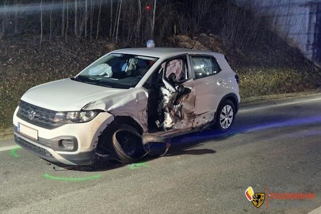 Der Schaden nach dem Unfall. | Foto: Feuerwehr Wolfsberg
