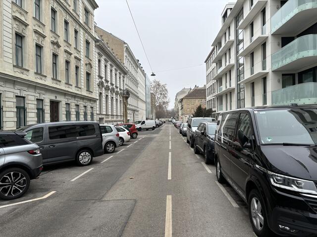 Parkplätze seien im Bezirk Mangelware – heißt es gleich in mehreren Leserbriefen. | Foto: Nathanael Peterlini/MeinBezirk