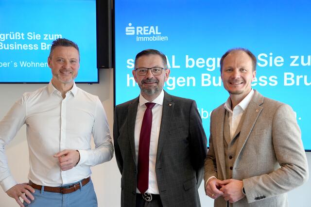 Martin Modersbacher und Elmar Michael ( S-Real) mit Bürgermeister Anzengruber beim Business Brunch in der Sparkasse in Innsbruck. | Foto: MeinBezirk