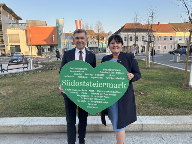 Franz Fartek und Manuela Khom sehen den Gemeinderatswahlen optimistisch entgegen.  | Foto: MeinBezirk