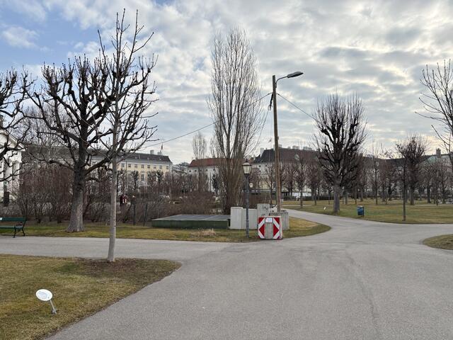Das aktuelle Beleuchtungskonzept im Volksgarten sorgt für Ärger. | Foto: Fabian Franz/MeinBezirk