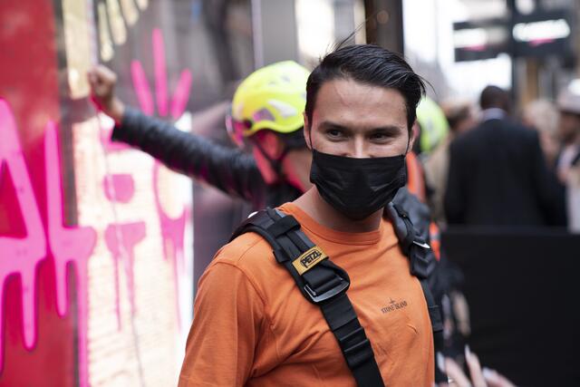 Alec Monopoly in Aktion. | Foto: Giles Anderson / PA / picturedesk.com