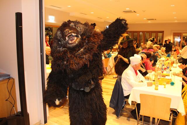 Auch der Bär war los.