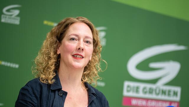 Auch die Grünen Wien kritisieren die rot-pinke Stadtregierung, weil sie "Partei- und Wahltaktik vor Verantwortungsbewusstsein" mit der jüngsten Wahl-Entscheidung stelle. | Foto: GEORG HOCHMUTH / APA / picturedesk.com 