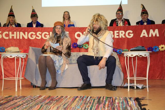 Telefonsex Sketch zur Aufbesserung der Pension | Foto: Thomas Fischer/zema-medien.de