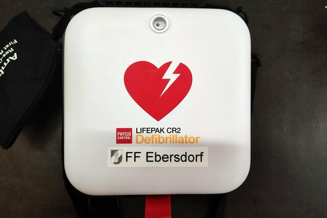 Der Defi dieses Bautyps kommt auch beim Roten Kreuz zum Einsatz, was die Zusammenarbeit im Notfall wesentlich erleichtert.