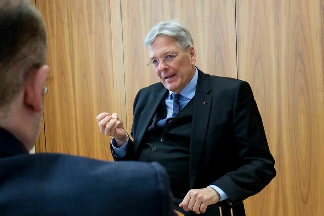 LH Peter Kaiser trifft sich mit IGGÖ-Präsident Ümit Vural. | Foto: LPD Kärnten