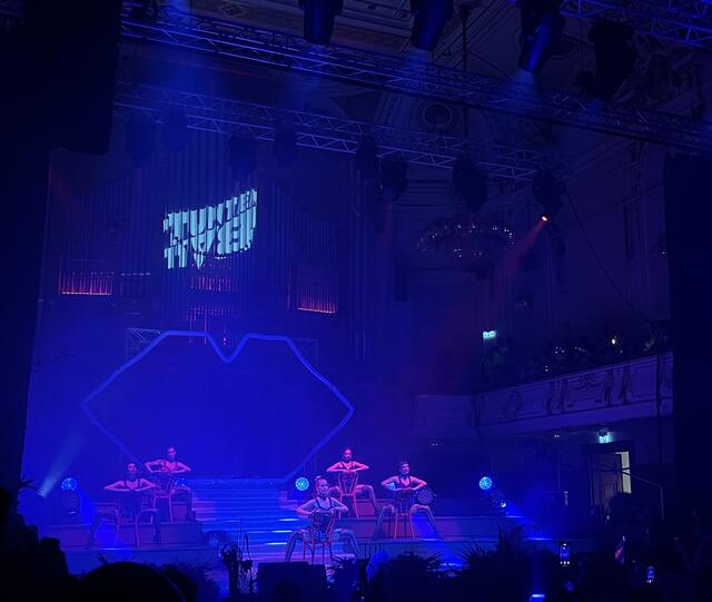 Cirque Rouge auf der Hauptbühne im Stefaniensaal | Foto: Franziska Pronneg