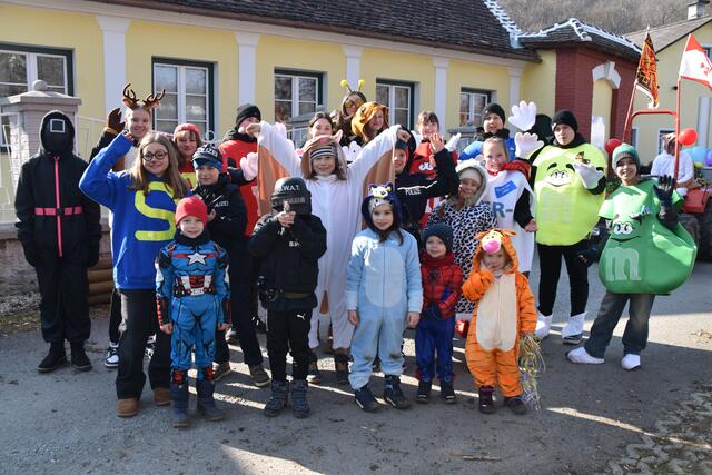 Buntes Faschingstreiben in Hannersdorf: Die Kinder hatten ihren Spaß. | Foto: Michael Strini