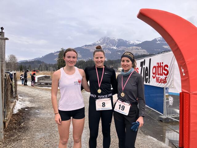 Die schnellsten Damen (v.l.n.r.): Sofia Demetz (2.), Sabrina Exenberger (1.) und Aleksandra Golicz(3.) | Foto: Habison