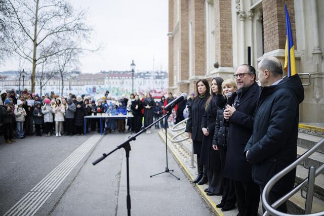 „Ihr seid ein wichtiger Teil unserer Gemeinschaft geworden", so Schallenberg zu den Schülerinnen und Schülern. | Foto: BKA/Wenzel