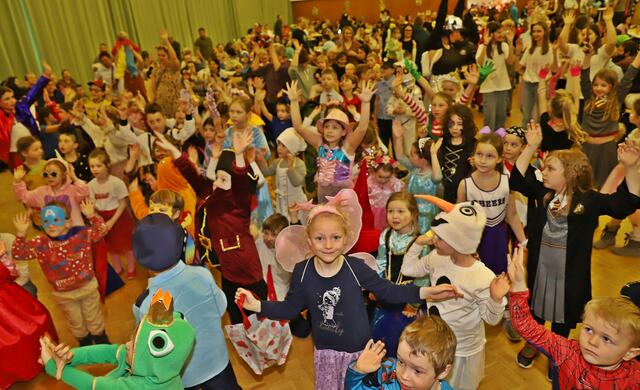 Das lustige, zweistündige Programm ist das Herzstück des Kinderfaschings der Pfarre Ebensee. | Foto: Hörmandinger